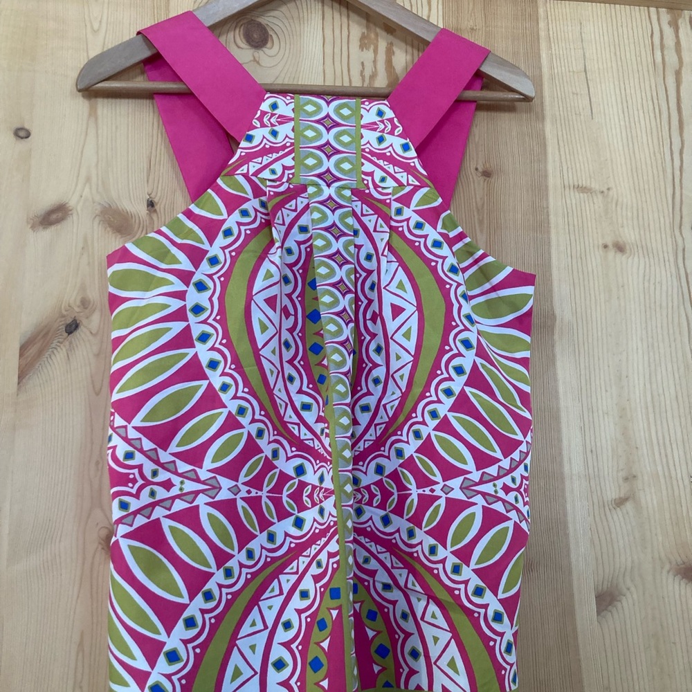 Gorgeous and unique 100%s silk Banana Republic top.